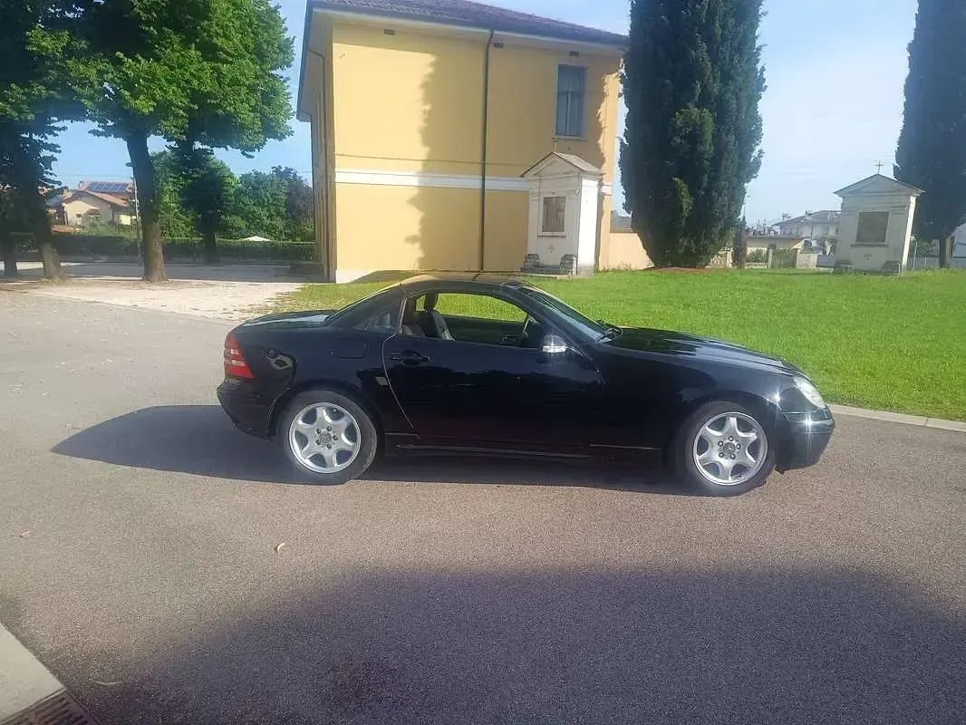 Usata Mercedes SLK200 163 CV (119 kW) 2002 Nero Cabrio