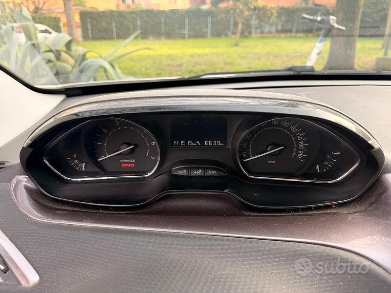 Usata Peugeot 2008 82 CV (60 kW) 2016 Bianco SUV