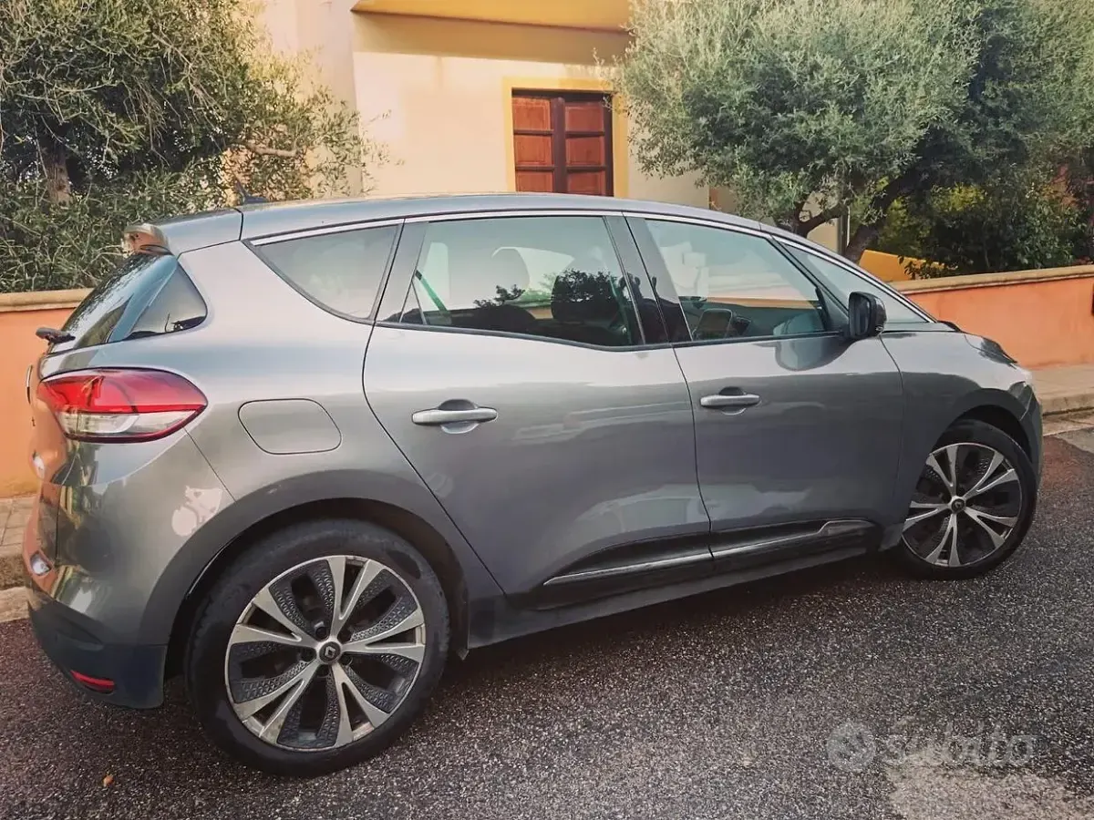 Usata Renault Scénic III 110 CV (80 kW) 2017 Monovolume