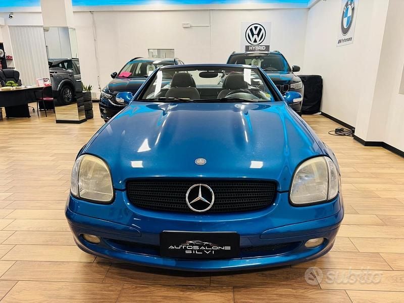 Usata Mercedes SLK200 163 CV (119 kW) 2000 Blu Cabrio