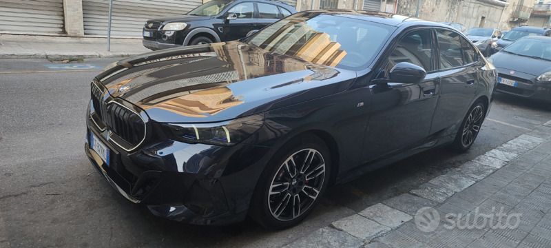 Usata BMW 520 M Sport 190 CV (139 kW) 2024 Blu Berlina