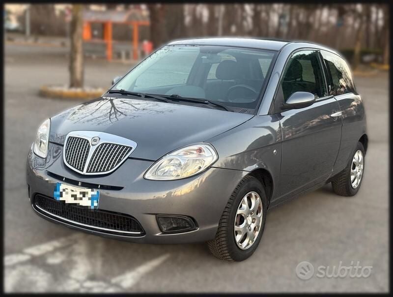 Usata Lancia Ypsilon 60 CV (44 kW) 2007 Grigio Utilitaria