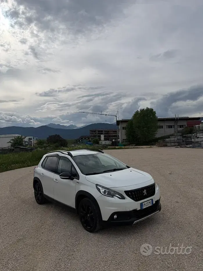 Occasion Peugeot 2008 GT-line 120 ch (88 kW) 2017 Blanc SUV