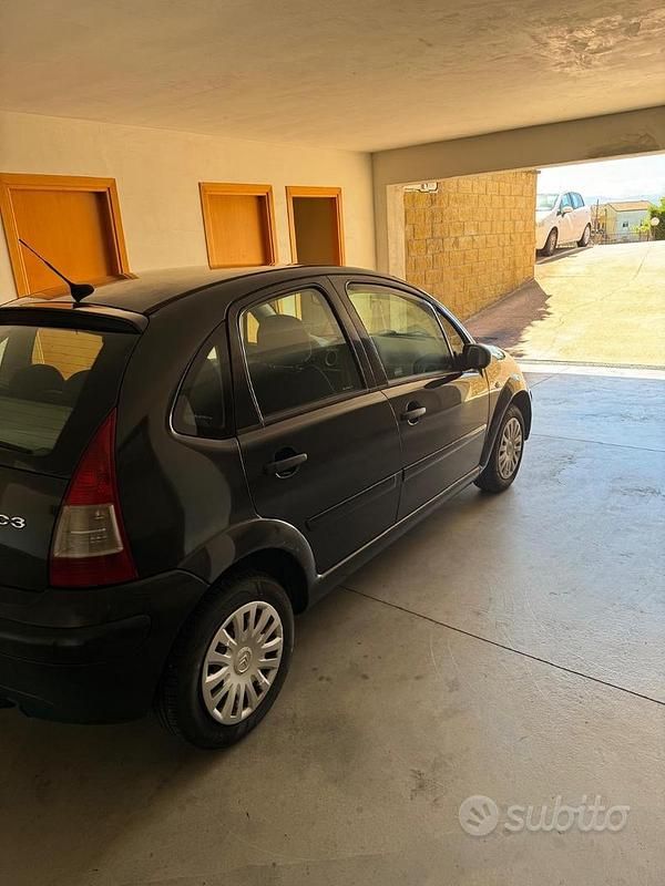 Begagnad Citroën C3 2009 Svart Halvkombi