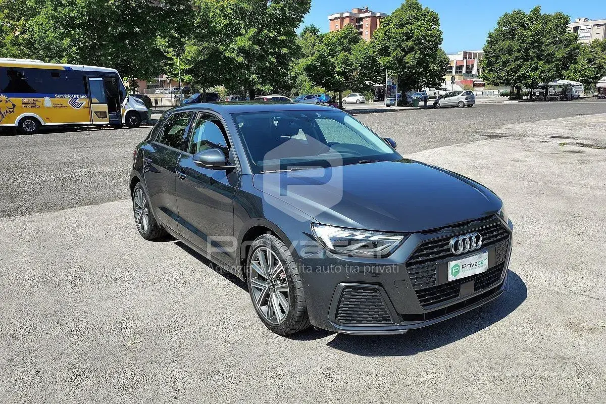 Usata Audi A1 110 CV (80 kW) 2020 Grigio SUV