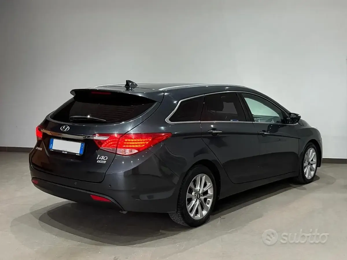Usata Hyundai i40 136 CV (100 kW) 2015 Grigio Station wagon