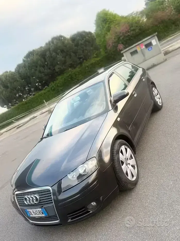 Usado Audi A3 Ambiente 140 CV (102 kW) 2008 Marrón Utilitario