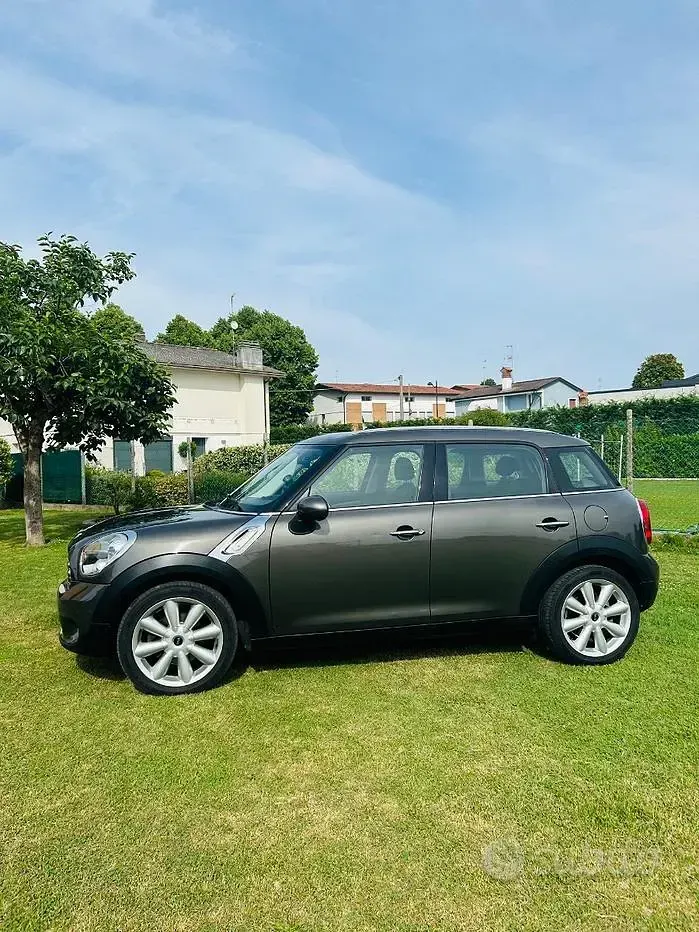 Usata Mini Cooper D 111 CV (81 kW) 2022 Grigio Utilitaria