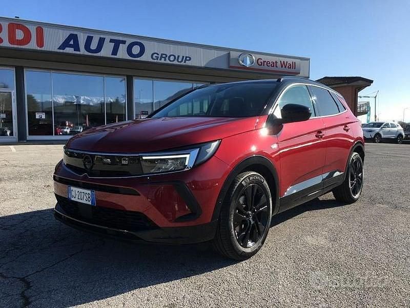 Usata Opel Grandland X Business Elegance 131 CV (96 kW) 2022 Rosso SUV