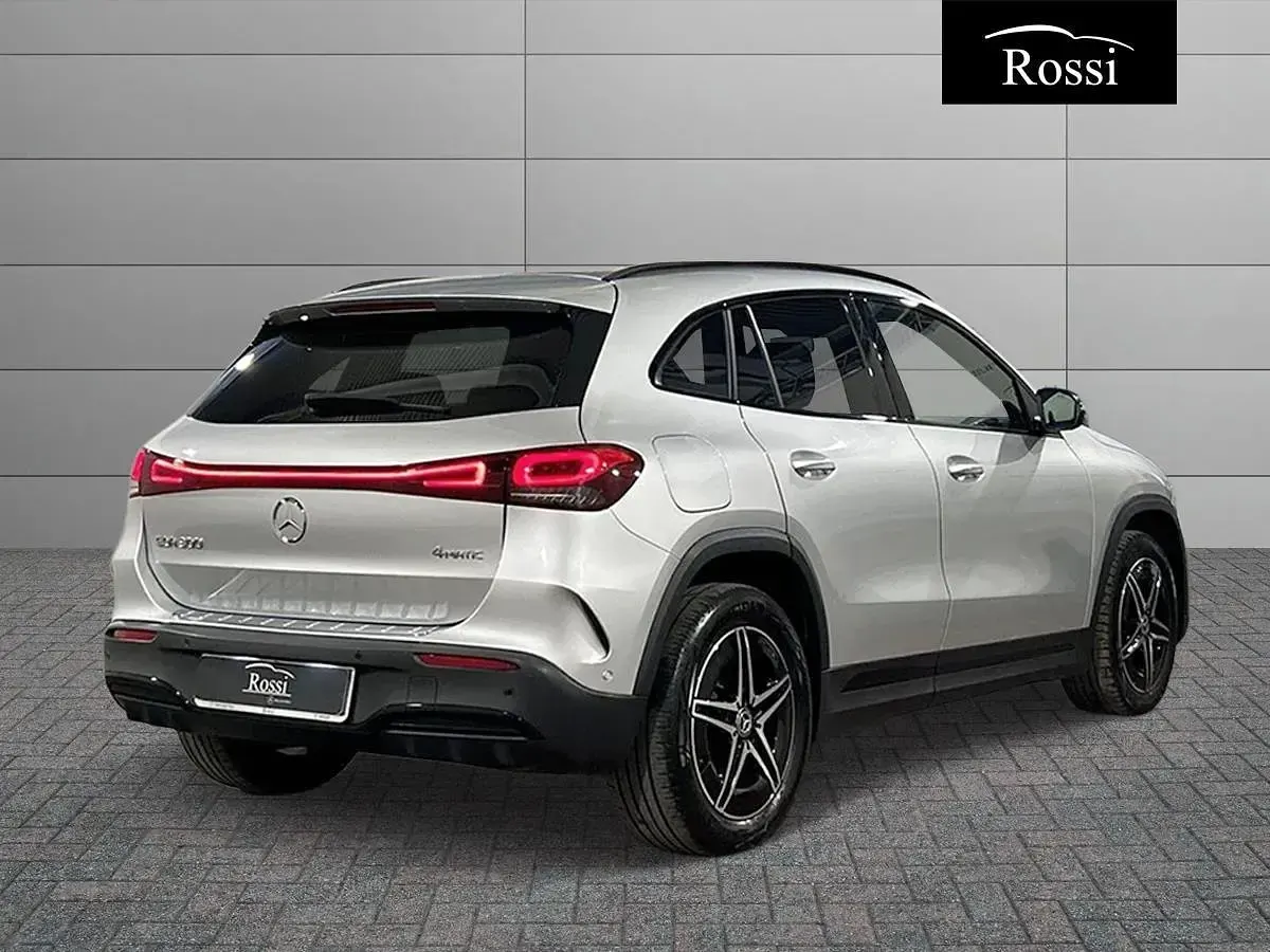Usata Mercedes EQA300 Premium 167 kW (228 CV) 2023 Argento SUV