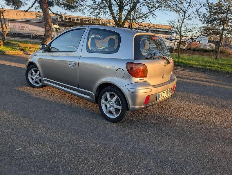Usata Toyota Yaris 105 CV (77 kW) 2004 Utilitaria