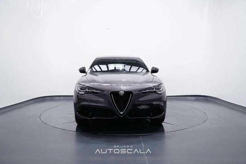 Usata Alfa Romeo Stelvio Super 209 CV (153 kW) 2023 Grigio vesuvio SUV