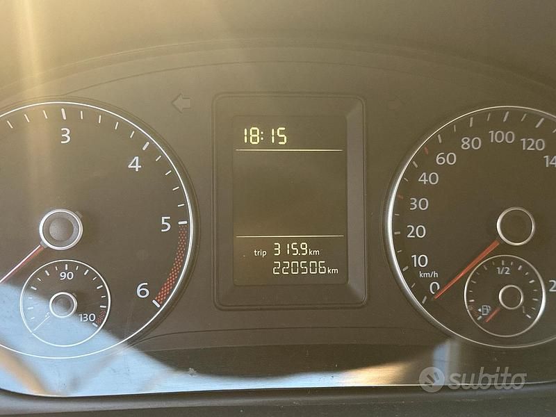 Begagnad VW Caddy 102 HK (75 kW) 2011 Minibuss