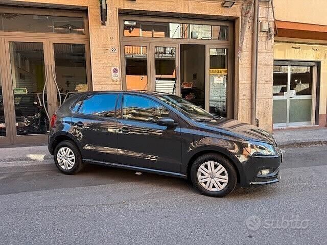 Usata VW Polo Comfortline 75 CV (55 kW) 2015 Grigio Berlina