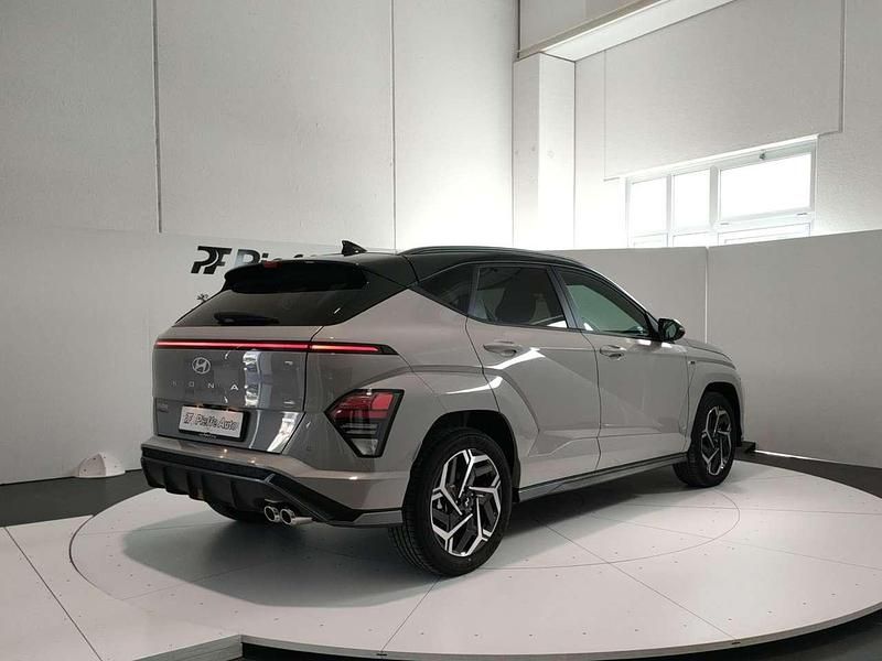 Usata Hyundai Kona N Line 105 CV (77 kW) 2024 Cyber gray two tone SUV