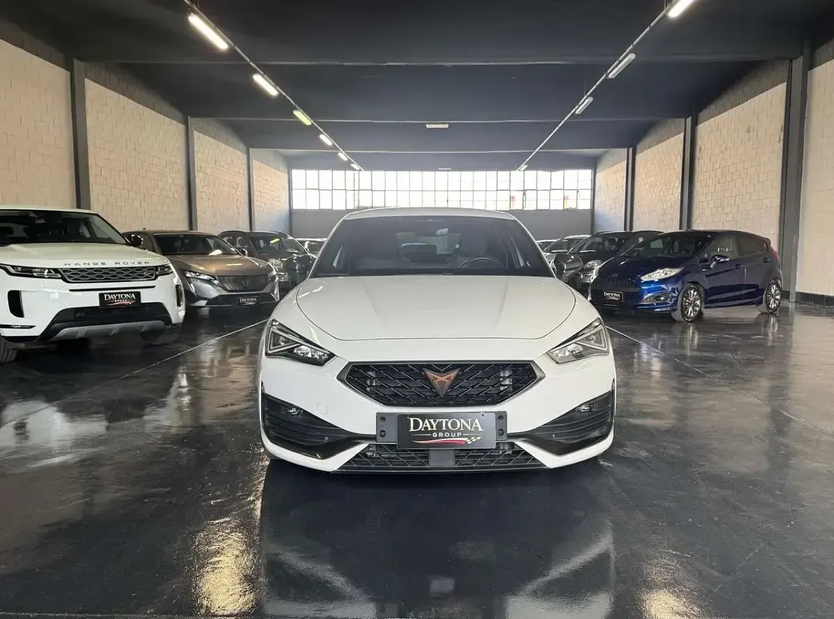Usata Cupra Leon 150 CV (110 kW) 2024 Bianco Berlina