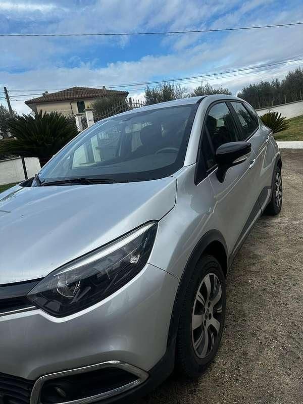 Usata Renault Captur Life 90 CV (66 kW) 2016 Grigio SUV