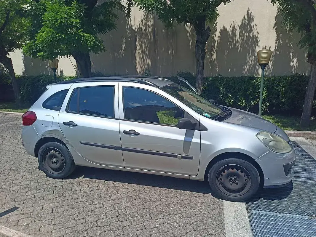 Usata Renault Clio 101 CV (74 kW) 2008 Argento Station wagon