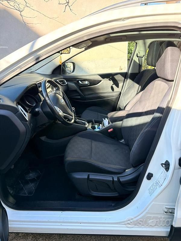 Usata Nissan Qashqai 2016 Bianco SUV