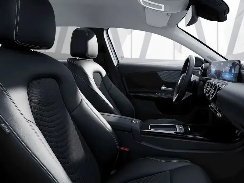 Nuova Mercedes A180 Advanced 116 CV (85 kW) 2026 Argento hightech Utilitaria