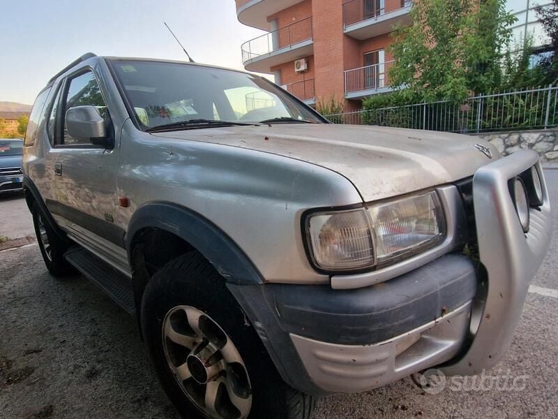 Grigio Usata 2000 Opel Frontera SUV | 4200 € (Buon prezzo) - Immagine 1/4