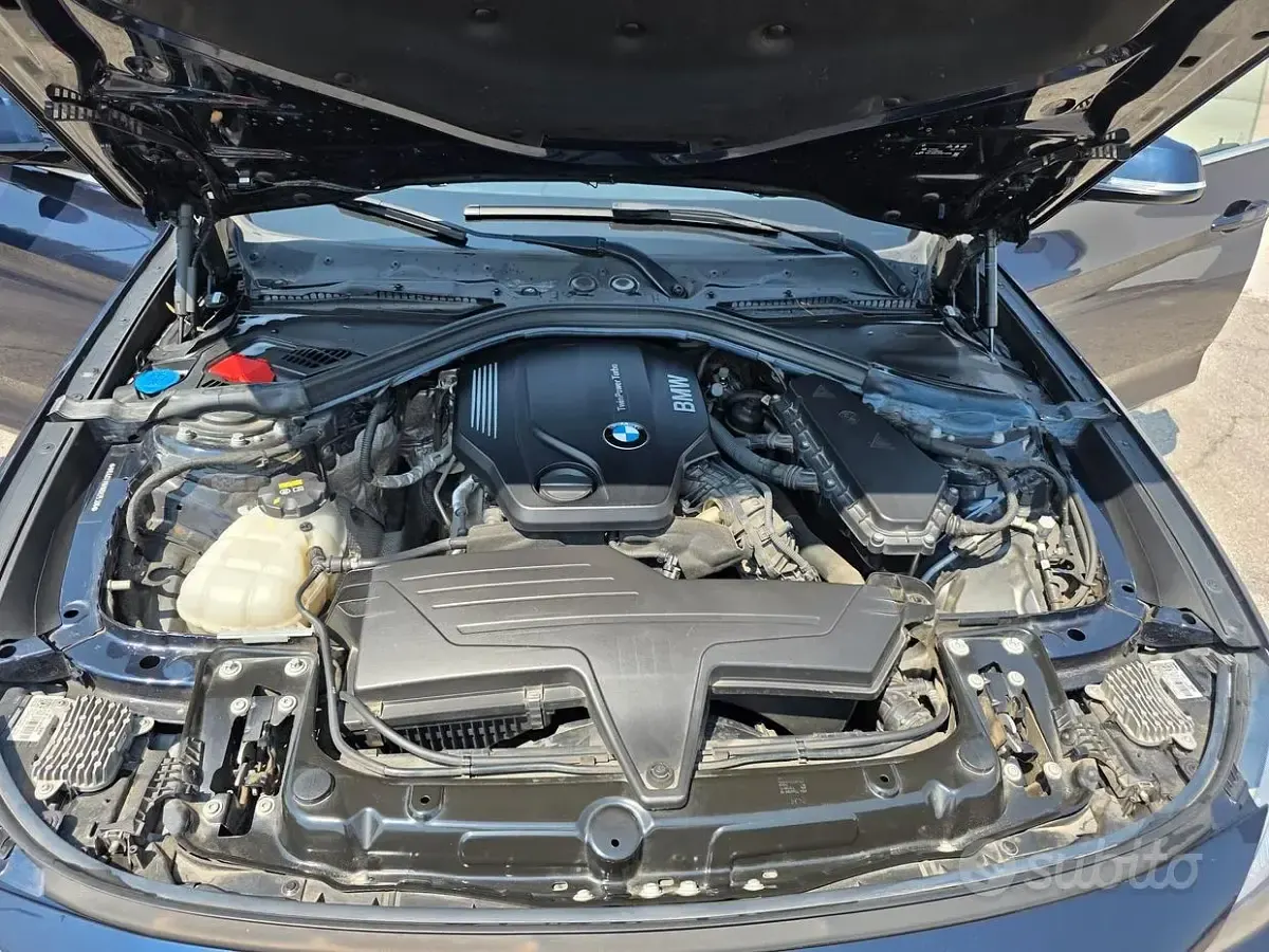 Usata BMW 318 150 CV (110 kW) 2018 Bluazzurro Berlina