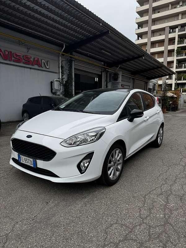 Usata Ford Fiesta Titanium 101 CV (74 kW) 2017 Bianco Utilitaria