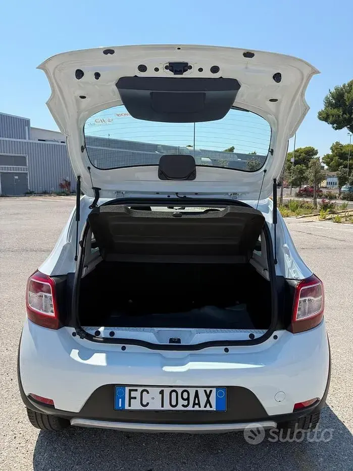 Usata Dacia Sandero Stepway 90 CV (66 kW) 2016 Bianco Berlina