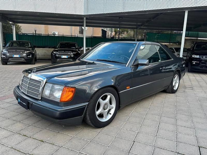 Usata Mercedes 200 118 CV (86 kW) 1992 Blu Berlina