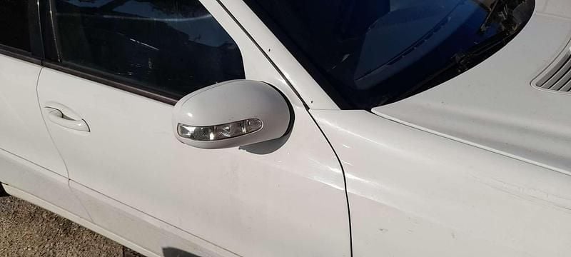 Usata Mercedes 220 Classic 150 CV (110 kW) 2005 Bianco Station wagon