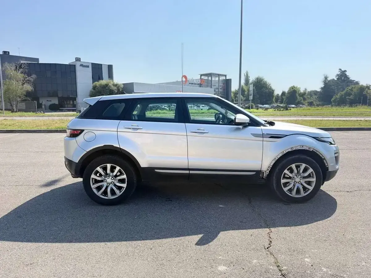 Usata Land Rover Range Rover evoque SE Dynamic 150 CV (110 kW) 2016 Argento SUV