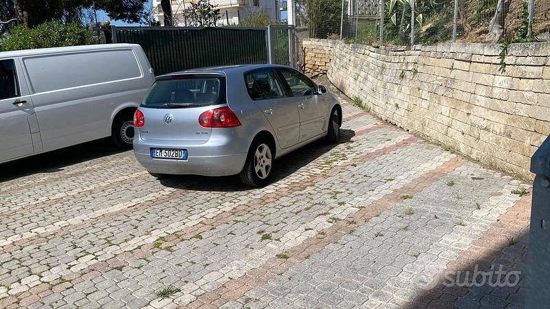 Usata VW Golf IV 2004 Grigio Berlina