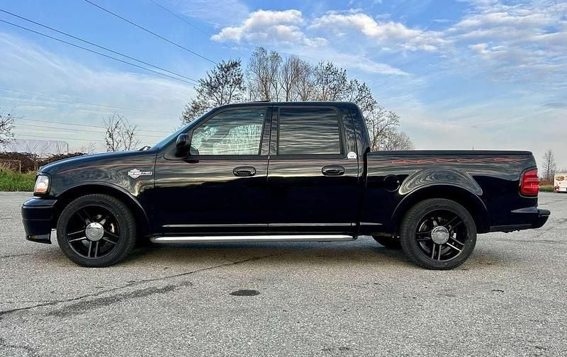 Usata Ford V8 367 CV (269 kW) 2002 Nero SUV