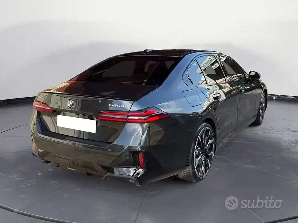 Usata BMW 520 M Sport 197 CV (144 kW) 2025 Grigio Berlina