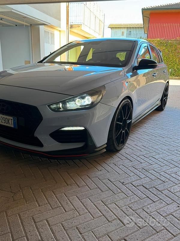 Usata Hyundai i30 410 CV (301 kW) 2021 Blu Berlina