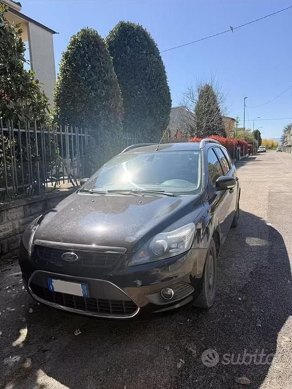 Usata Ford Focus Style 110 CV (80 kW) 2008 Nero Station wagon