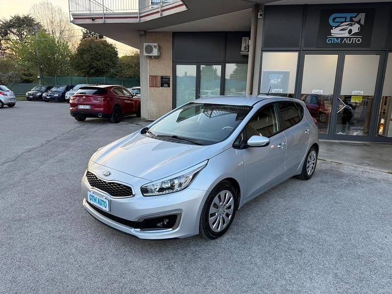 Usata Kia Ceed Active 110 CV (80 kW) 2017 Grigio Utilitaria
