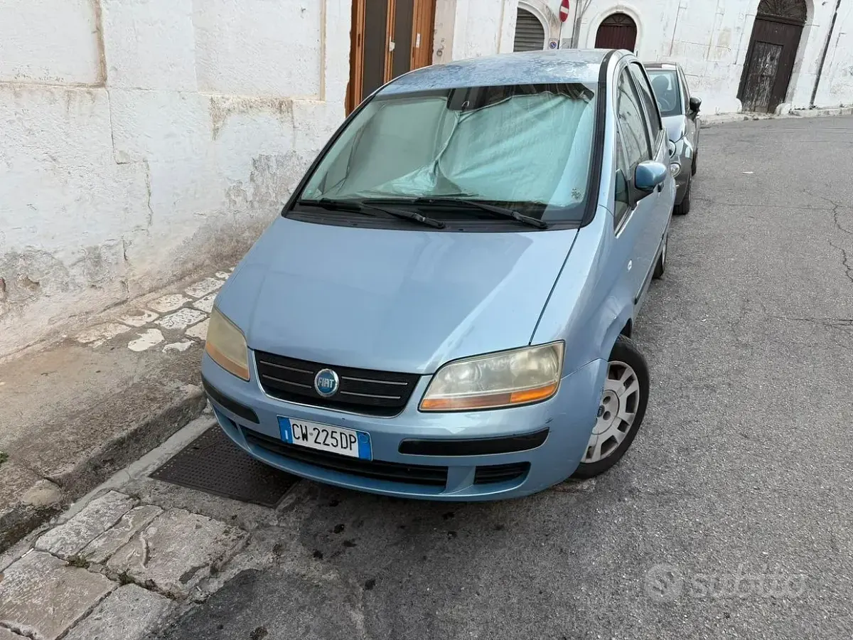 Usata Fiat Idea 69 CV (50 kW) 2005 Bluazzurro Monovolume
