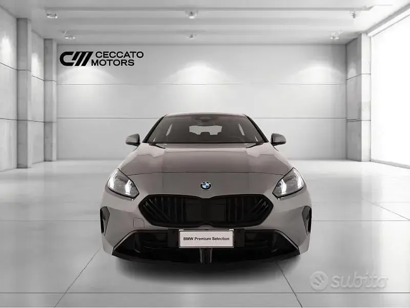 Usata BMW 120 M Sport 163 CV (119 kW) 2025 Grigio Utilitaria
