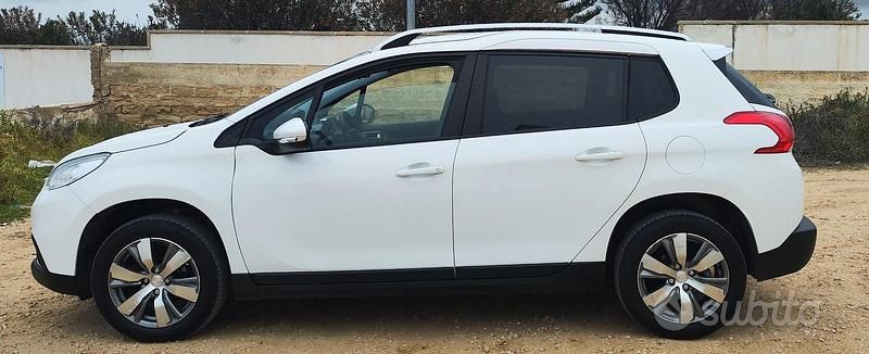 Usata Peugeot 2008 Active 68 CV (50 kW) 2014 Bianco SUV