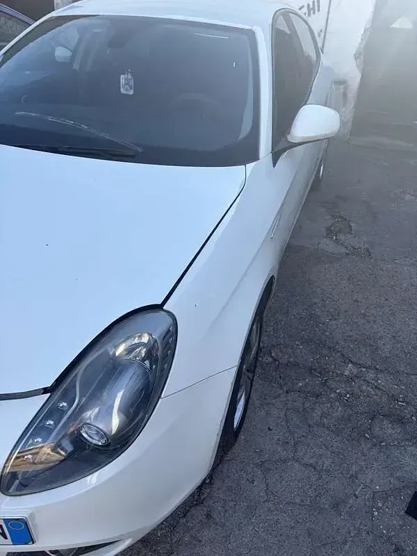 Usata Alfa Romeo Giulietta Veloce 105 CV (77 kW) 2014 Utilitaria