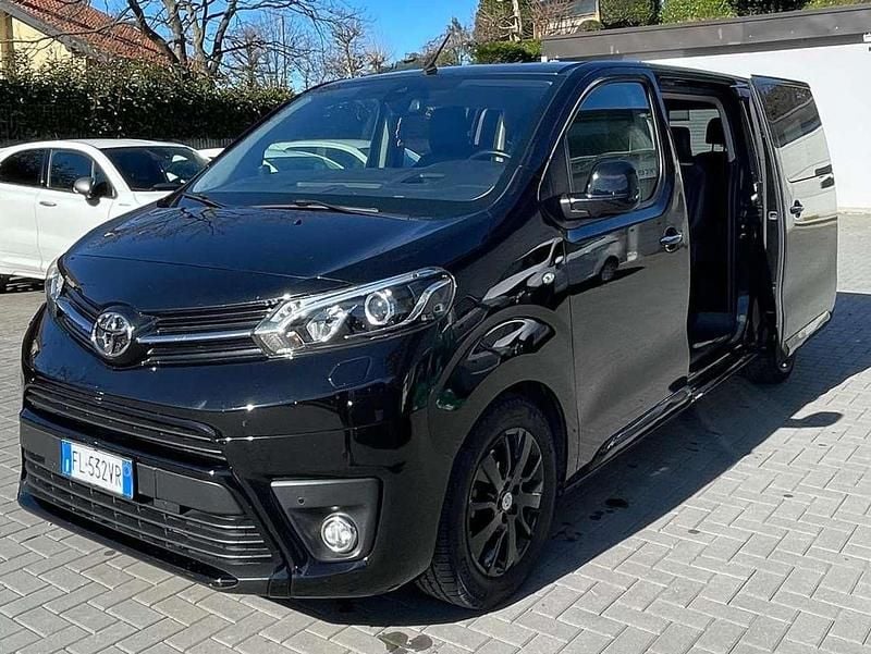 Usata Toyota Proace Verso Luxury 179 CV (131 kW) 2017 Nero Station wagon