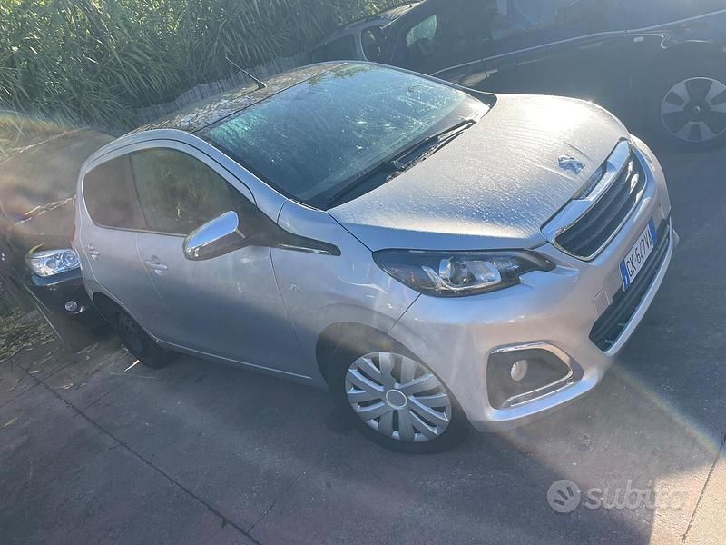 Argento Usata 2021 Peugeot 108 Active Tre volumi | 9900 € (Buon prezzo) - Immagine 1/4
