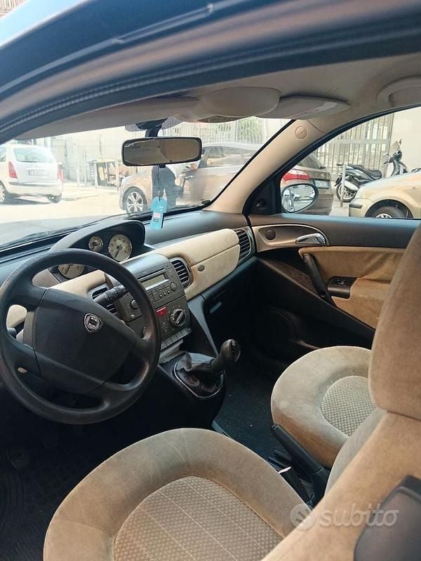 Usata Lancia Ypsilon 2002 Nero Utilitaria