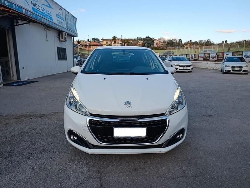 Usata Peugeot 208 Active 74 CV (54 kW) 2018 Bianco Utilitaria