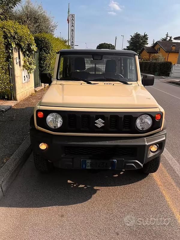 Usata Suzuki Jimny 102 CV (75 kW) 2024 Giallo SUV