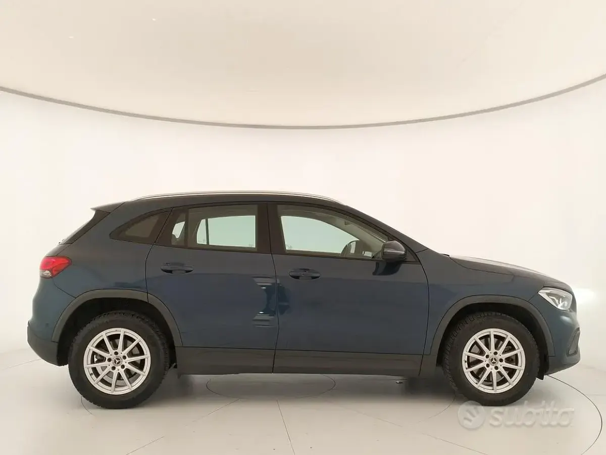 Usata Mercedes GLA200 Business 150 CV (110 kW) 2022 Nero SUV
