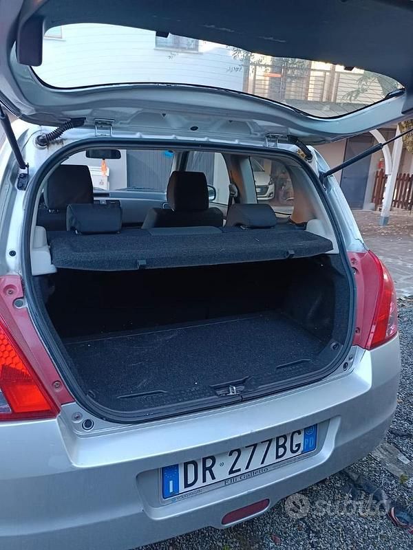 Usata Suzuki Swift 2008 Grigio Utilitaria