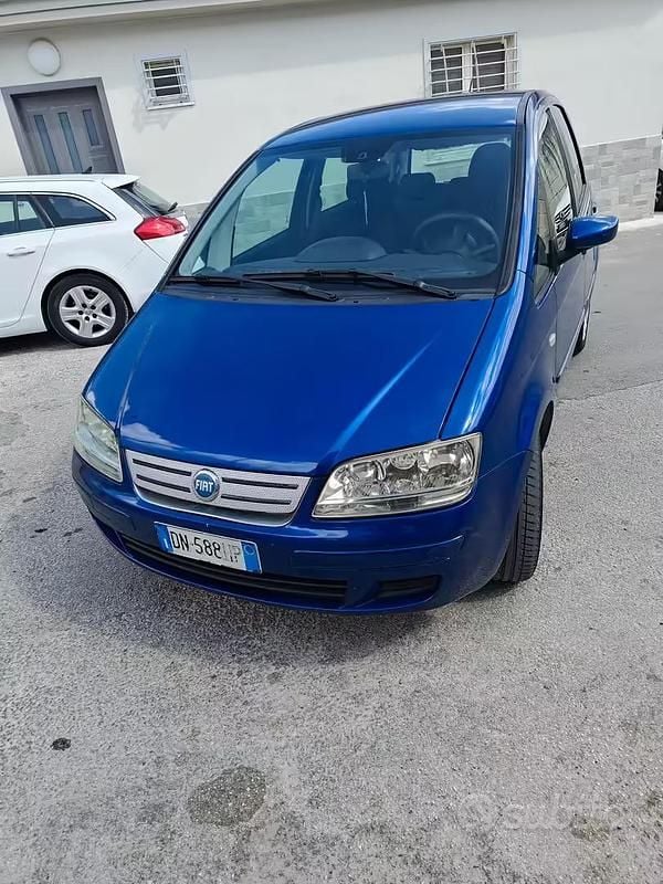 Usata Fiat Idea Dynamic 89 CV (65 kW) 2006 Blu Monovolume