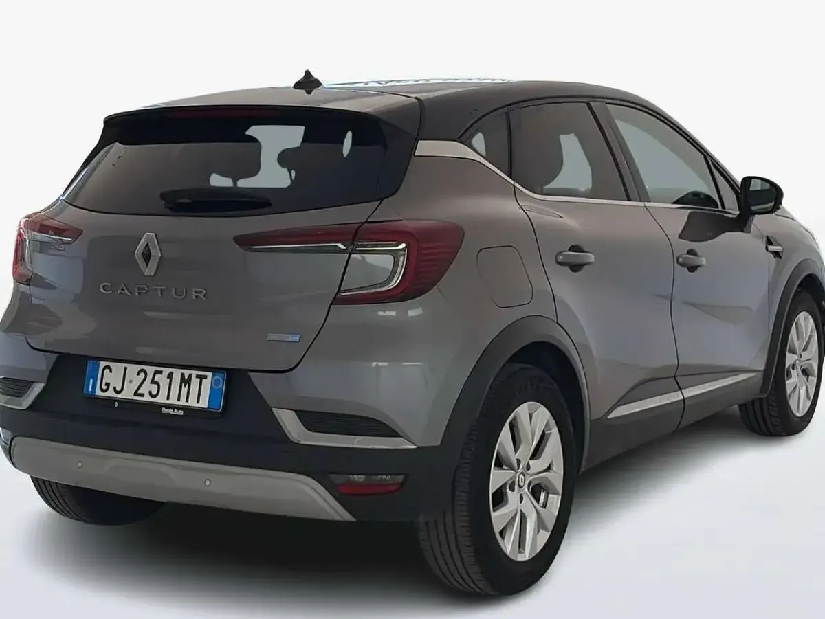 Usata Renault Captur Intens 94 CV (69 kW) 2022 Grigio SUV